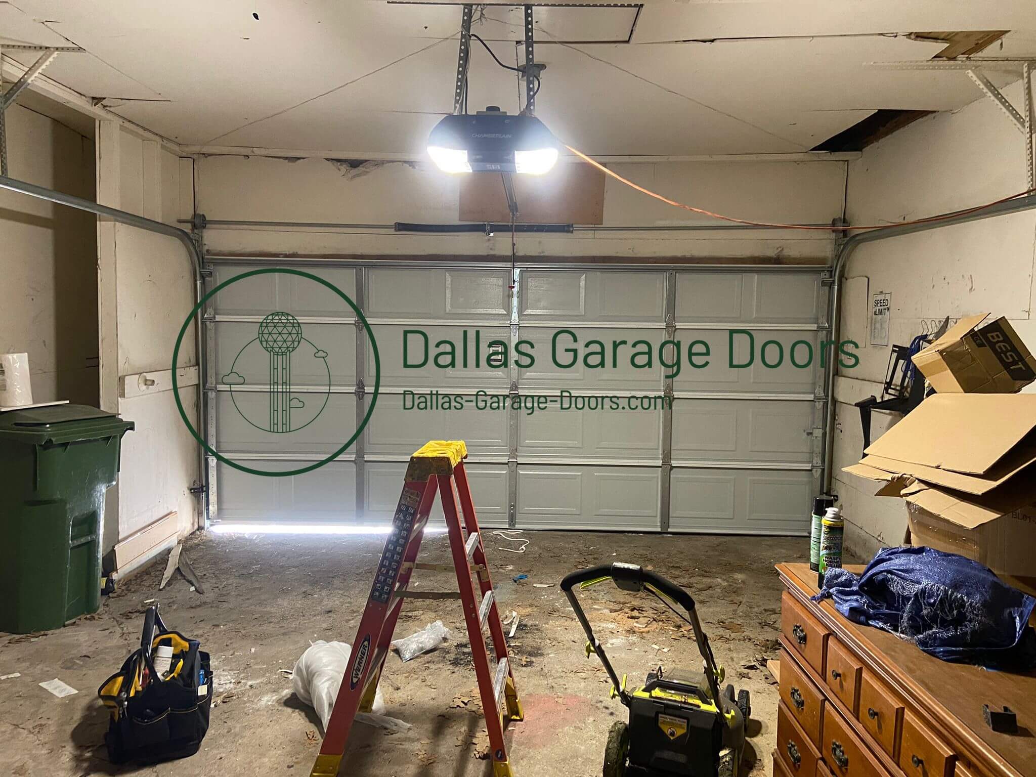 Dallas-Garage-Doors.com_chamberlain_garage_door_opener_repair